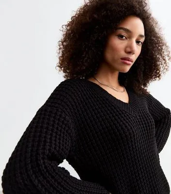 Black Chunky Knit V-Neck Jumper New Look