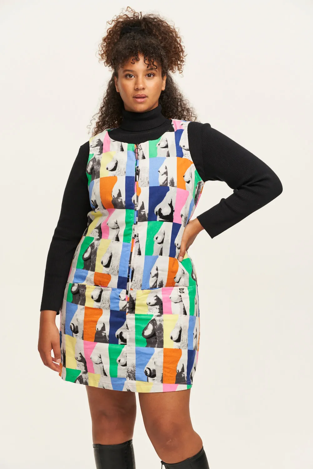 L.E. Patti - Party Needlecord Dress in Baring All Print