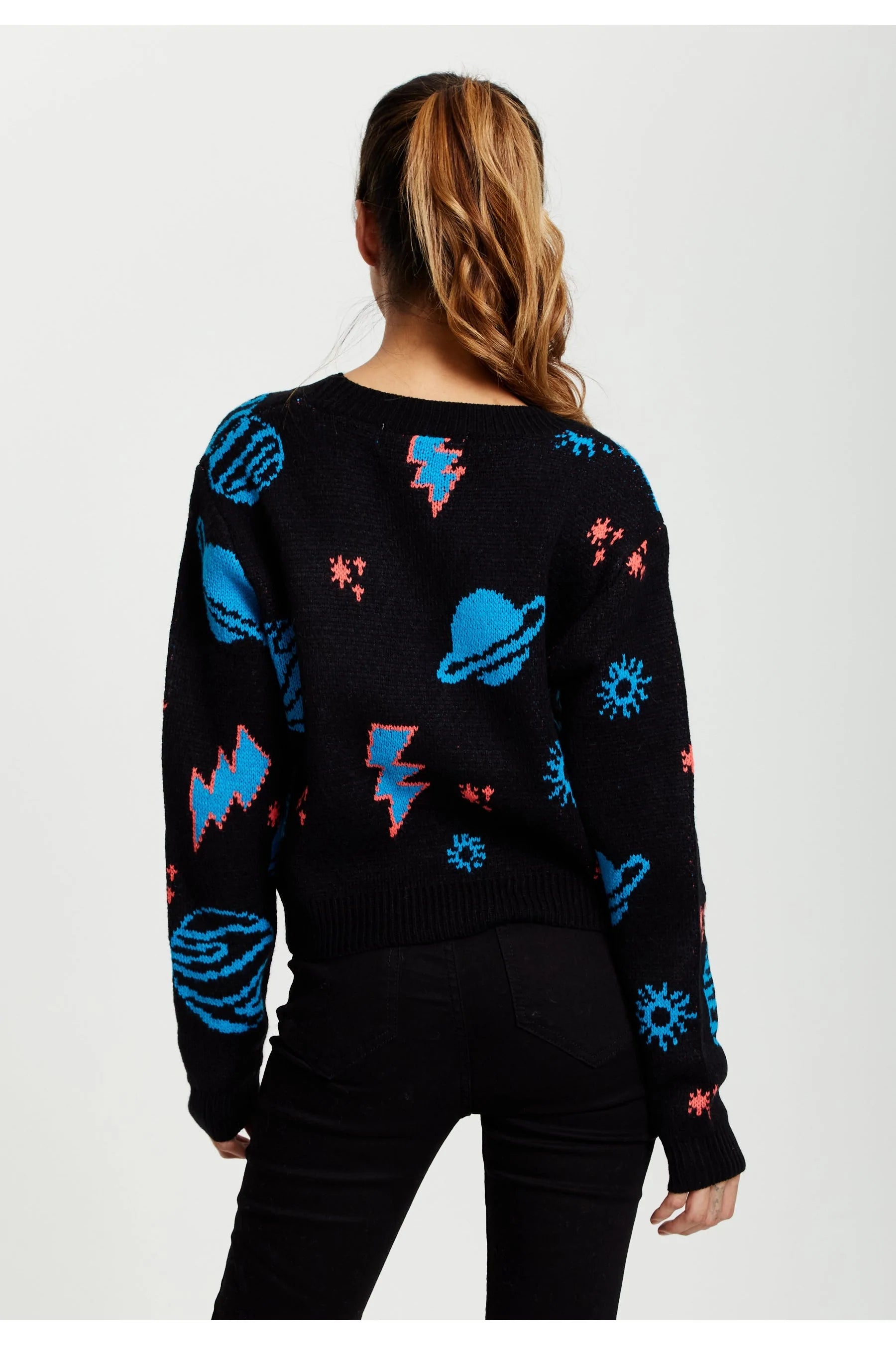 Liquorish Cosmic Pattern Cropped Cardigan In Black