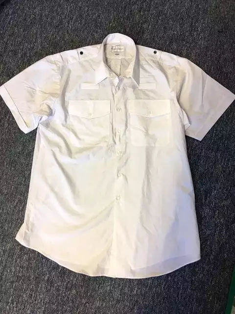 Pilot Shirt, Men’s Short Sleeve White Shirt, epaulette loops (Used – Grade A)