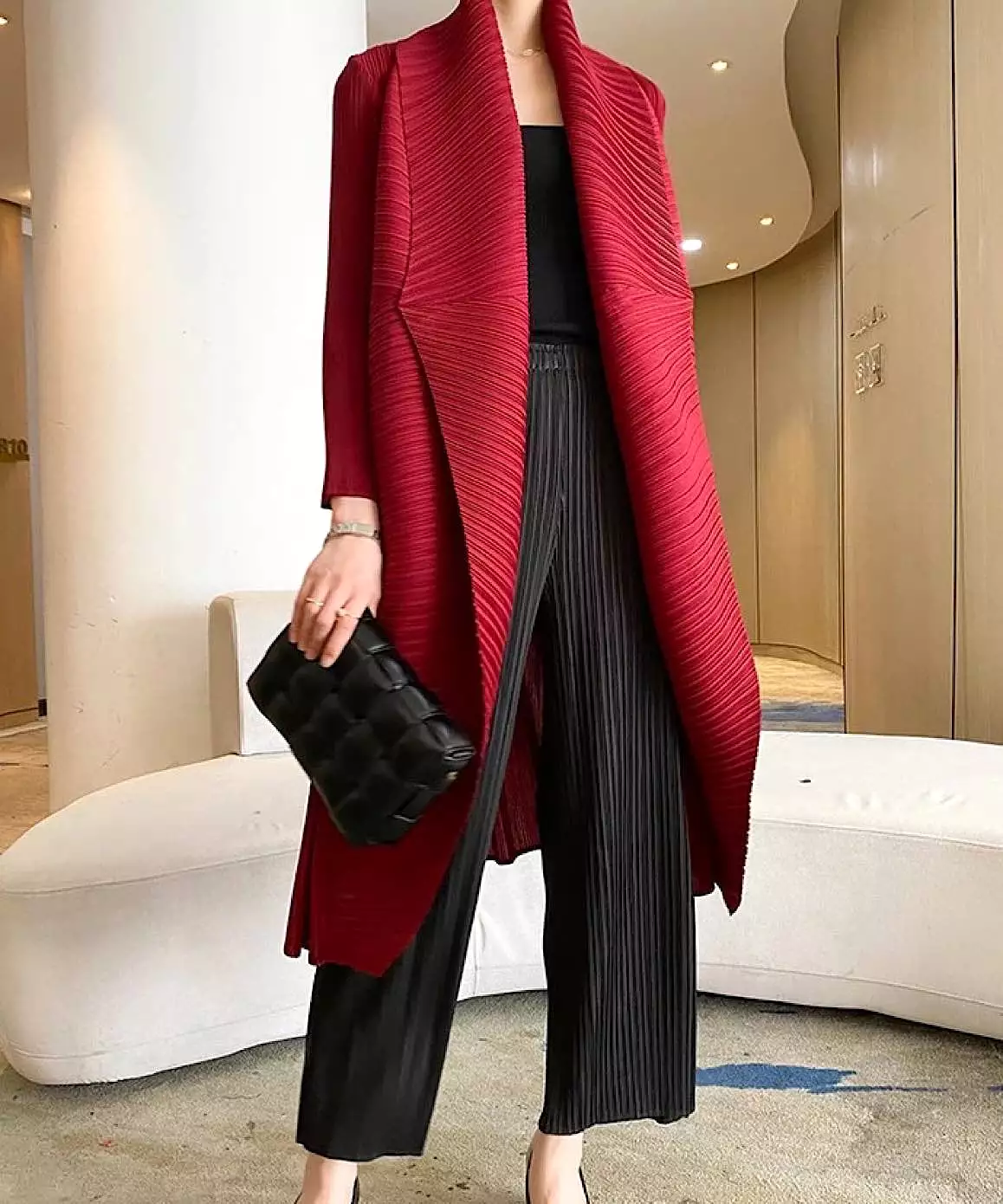 Pleated Mid Length Loose Cardigan In Burgundy