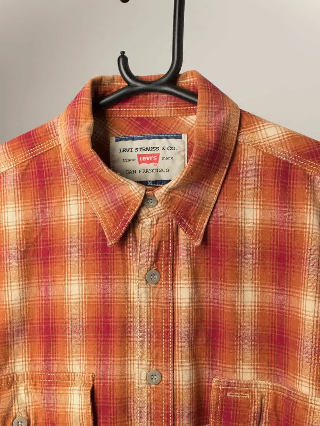 Vintage Levis white tab plaid shirt in orange, heavyweight cotton – Medium